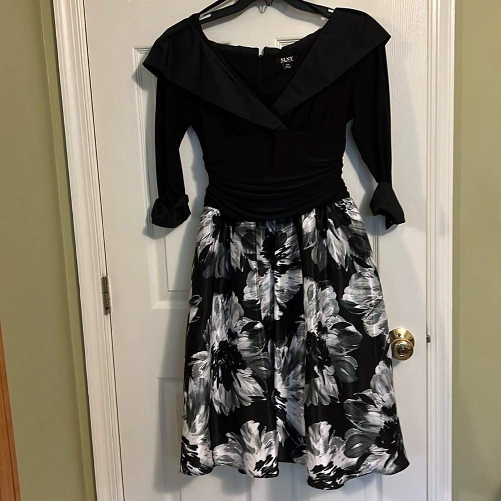 Beautiful A line formal mid-length dress by SLNY, size 10p